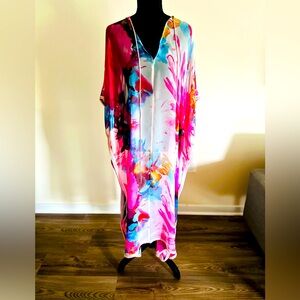 New Without Tag-Vibrant  Beach Pool Cover Up Style/Kaftan in a stylish